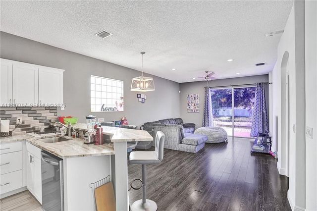 4824 NW 19th Street, Coconut Creek, FL 33063