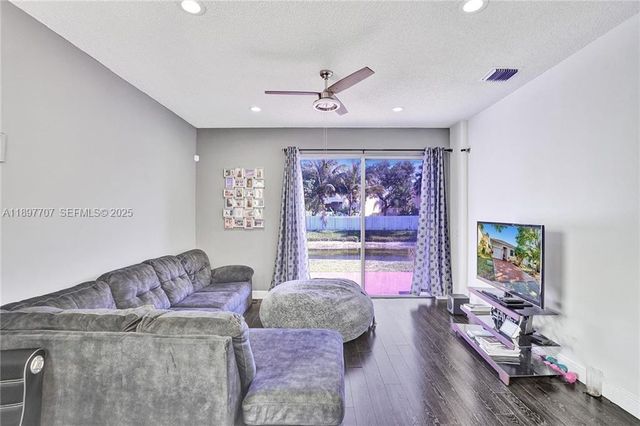 4824 NW 19th Street, Coconut Creek, FL 33063