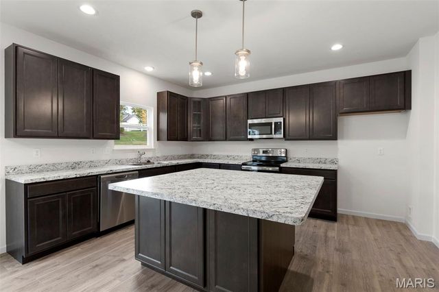 27 Shady Elm Court, St Charles, MO 63301