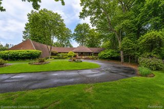291 Barden Road, Bloomfield Hills, MI 48304