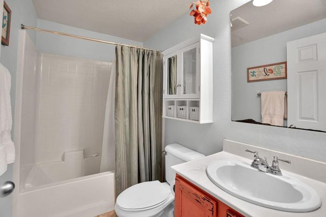 1688 Via Hacienda Court, San Marcos, CA 92069