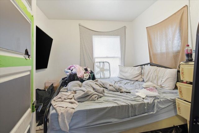 2820 Fruitridge Rd, Sacramento, CA 95820