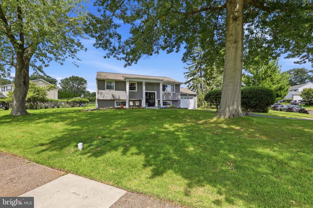 783 HOSTMAN AVE, WARMINSTER, PA 18974 — photo 5