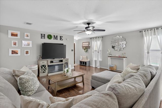 2019 Limestone Drive, Grand Prairie, TX 75052