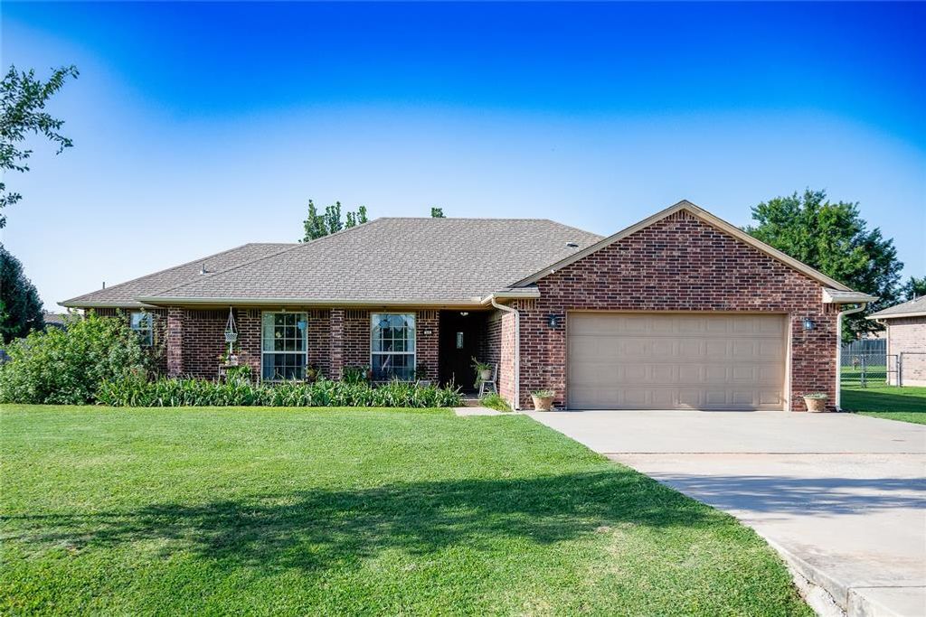 14 W west comanche ave Avenue, Cashion, OK 73016