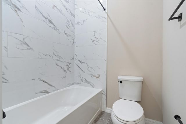 2147 Appleton Circle N, Oakland Park, FL 33309