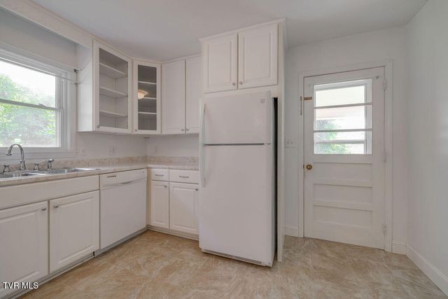 1710 Mcclellan Drive, Johnson City, TN 37604