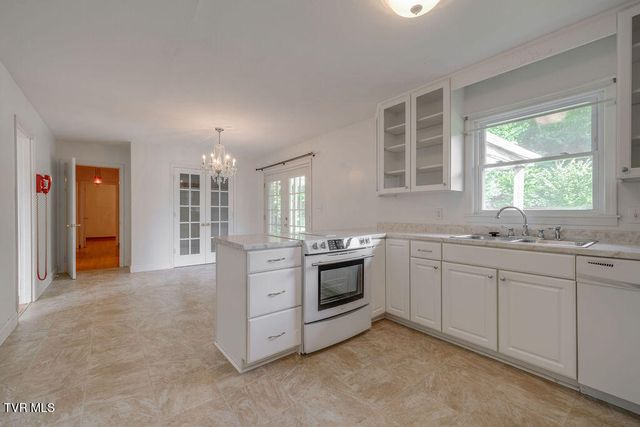 1710 Mcclellan Drive, Johnson City, TN 37604