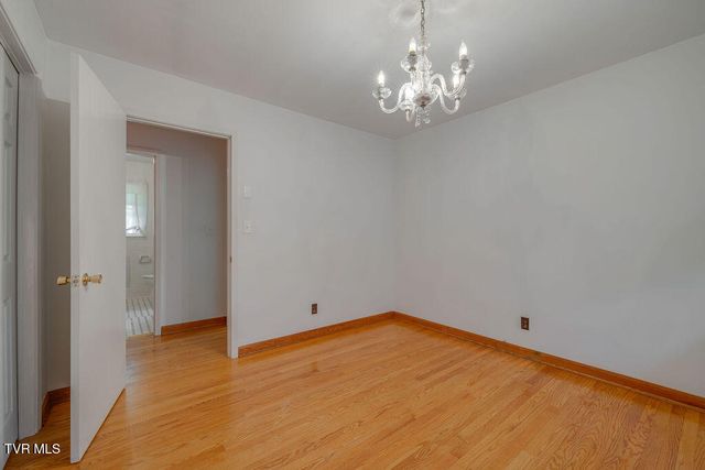 1710 Mcclellan Drive, Johnson City, TN 37604