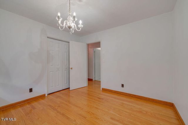 1710 Mcclellan Drive, Johnson City, TN 37604