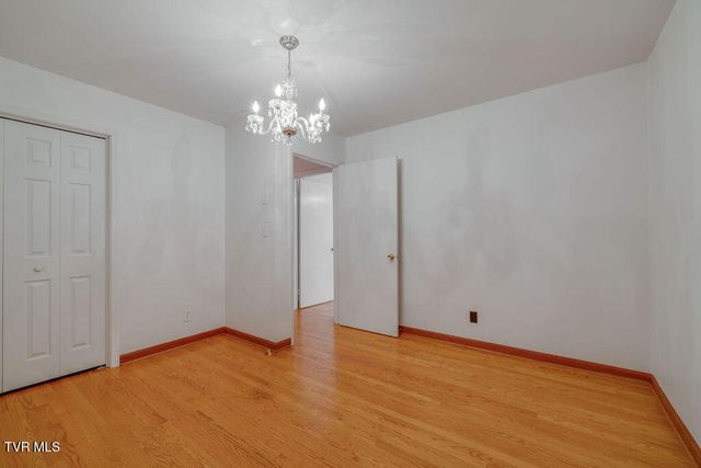 1710 Mcclellan Drive, Johnson City, TN 37604