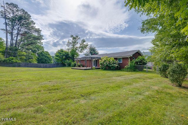 1710 Mcclellan Drive, Johnson City, TN 37604