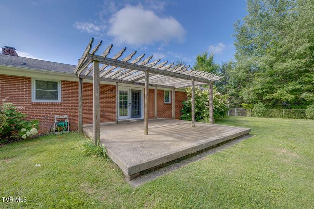 1710 Mcclellan Drive, Johnson City, TN 37604
