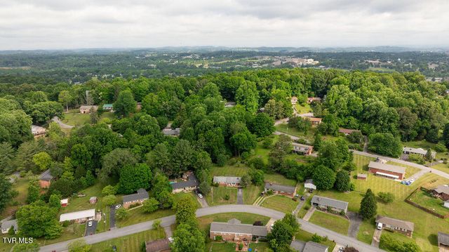 1710 Mcclellan Drive, Johnson City, TN 37604