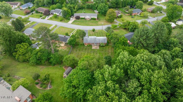 1710 Mcclellan Drive, Johnson City, TN 37604