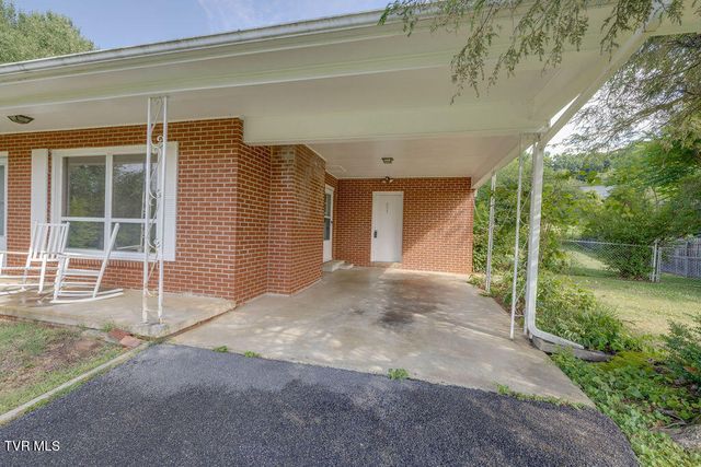 1710 Mcclellan Drive, Johnson City, TN 37604