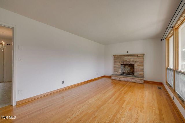 1710 Mcclellan Drive, Johnson City, TN 37604