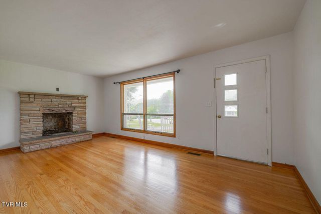 1710 Mcclellan Drive, Johnson City, TN 37604