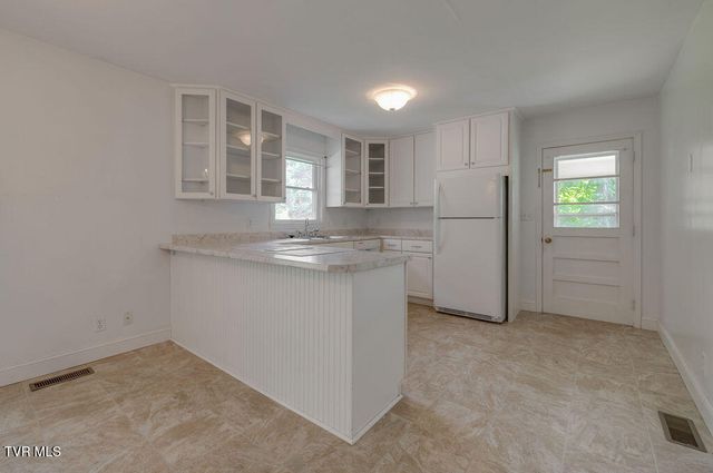 1710 Mcclellan Drive, Johnson City, TN 37604