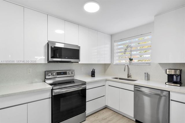 342 NW 114th Ave 9-106, Sweetwater, FL 33172