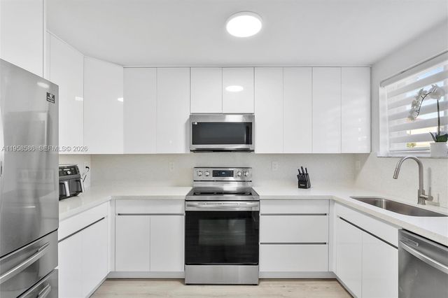 342 NW 114th Ave 9-106, Sweetwater, FL 33172