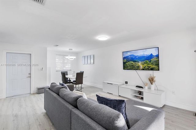 342 NW 114th Ave 9-106, Sweetwater, FL 33172