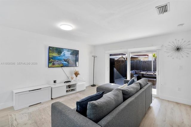 342 NW 114th Ave 9-106, Sweetwater, FL 33172