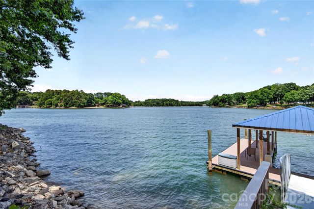 1390 Langdon Road, Sherrills Ford, NC 28673