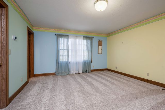 1215 N Mulberry Lane, Vincennes, IN 47591