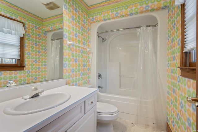 1215 N Mulberry Lane, Vincennes, IN 47591