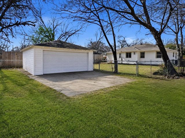 10322 Pinecrest Drive, Dallas, TX 75228