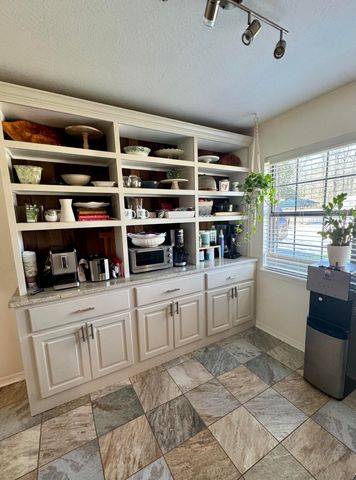 1302 Sandlewood, Hattiesburg, MS 39402