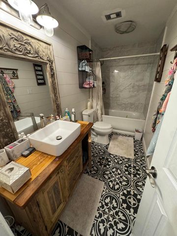 1302 Sandlewood, Hattiesburg, MS 39402