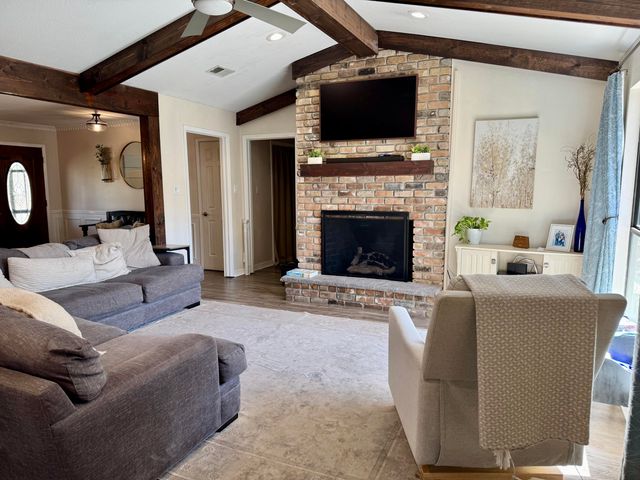 1302 Sandlewood, Hattiesburg, MS 39402