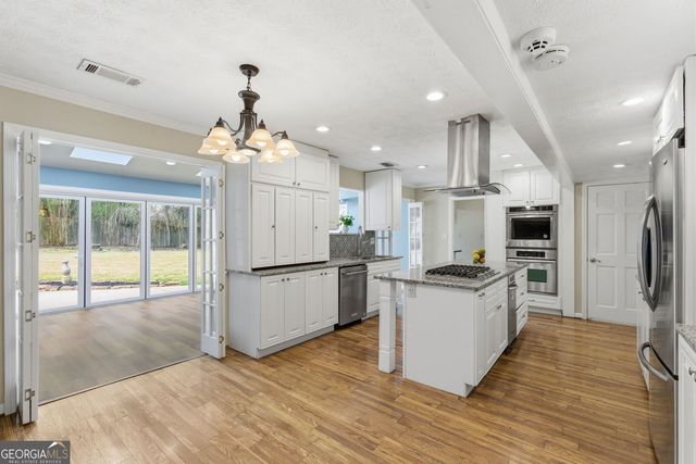 415 Saddle Creek Circle, Roswell, GA 30076