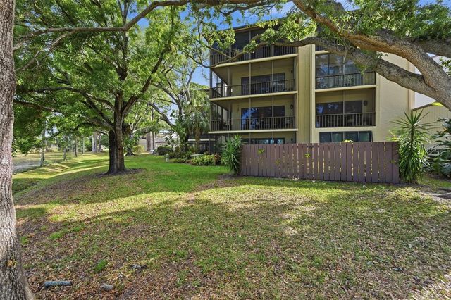 700 STARKEY ROAD 622, Largo, FL 33771