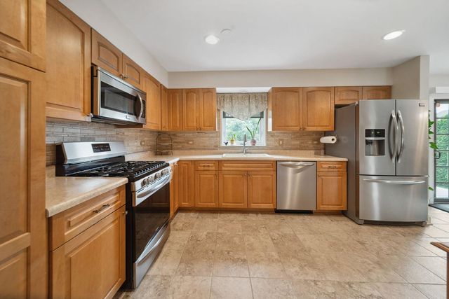 15413 Yorkshire Lane, Orland Park, IL 60462
