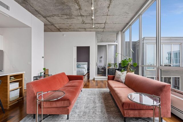 901 S 2nd Street 905, Minneapolis, MN 55415