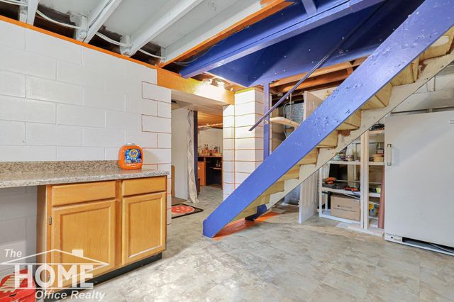 825 W Lake Lansing Road, East Lansing, MI 48823