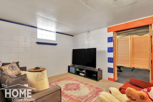 825 W Lake Lansing Road, East Lansing, MI 48823