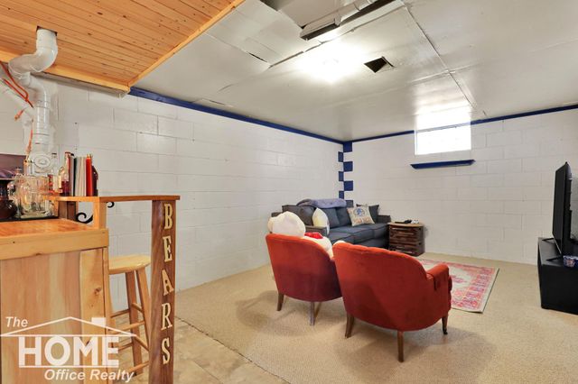 825 W Lake Lansing Road, East Lansing, MI 48823