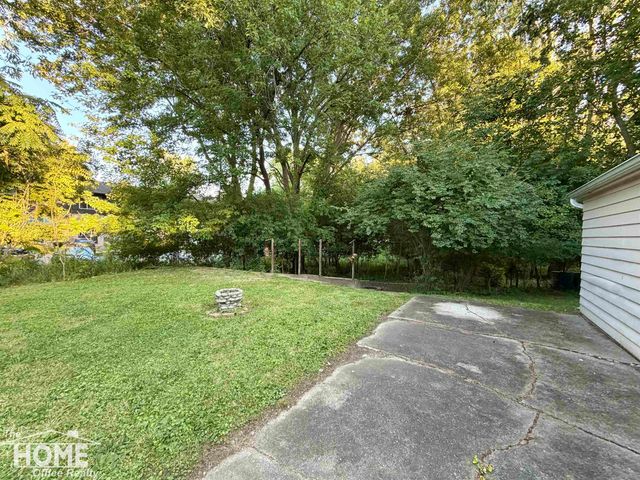 825 W Lake Lansing Road, East Lansing, MI 48823