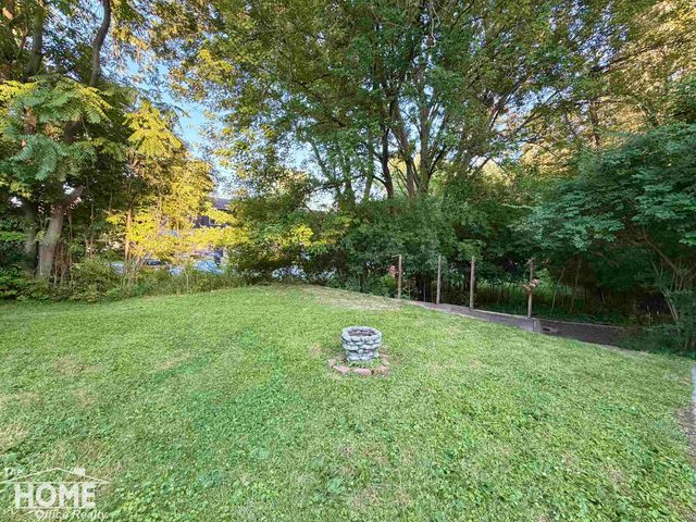 825 W Lake Lansing Road, East Lansing, MI 48823