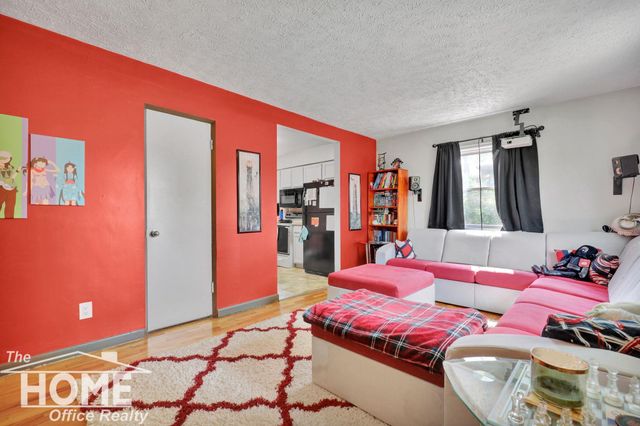 825 W Lake Lansing Road, East Lansing, MI 48823