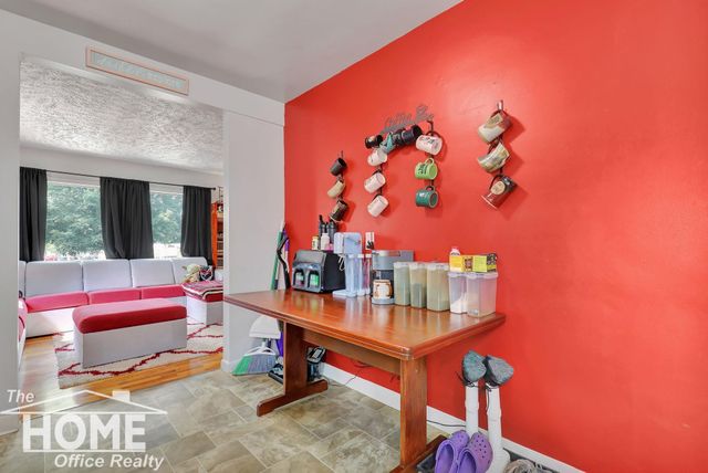 825 W Lake Lansing Road, East Lansing, MI 48823