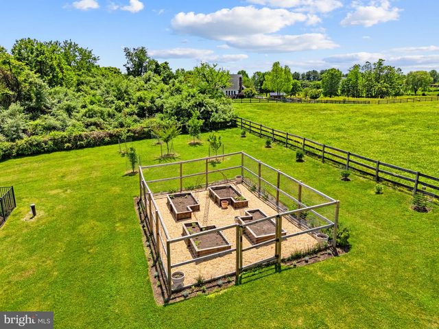 19709 COLCHESTER RD, Purcellville, VA 20132