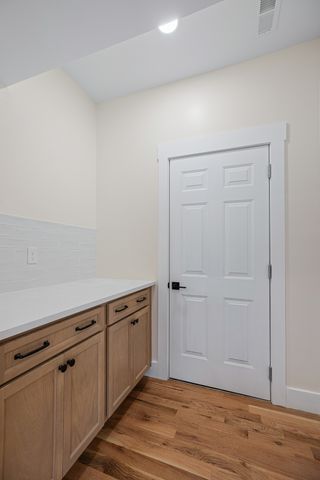 101 Hilltop Dr, Columbia, TN 38401