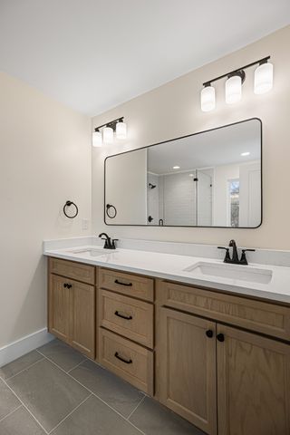 101 Hilltop Dr, Columbia, TN 38401