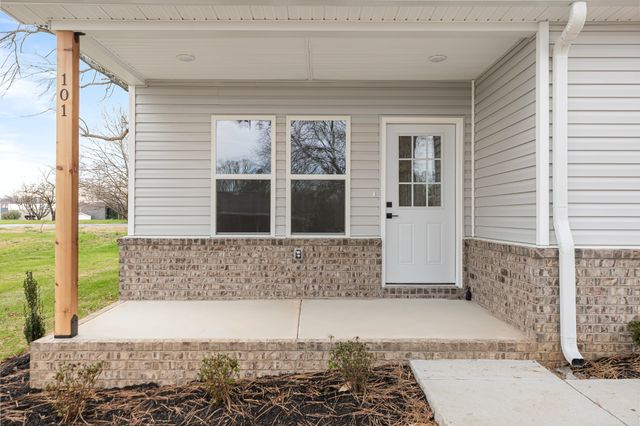 101 Hilltop Dr, Columbia, TN 38401