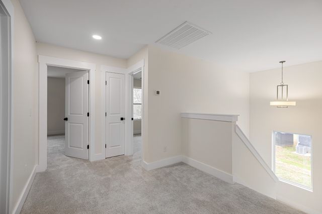 101 Hilltop Dr, Columbia, TN 38401